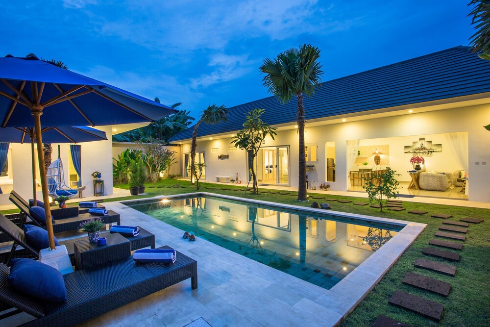 Holyfat Villa — 4-Star Luxury Hotel in Seminyak, Indonesia