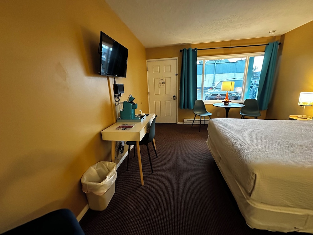 Atomic Motel - photo 32
