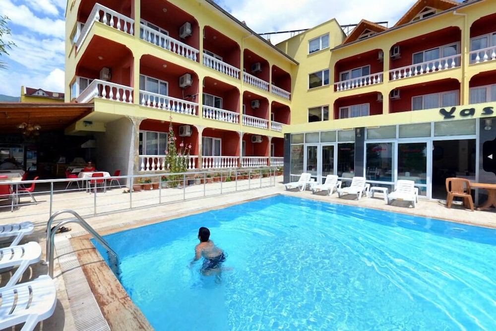 Yasemin Hotel — hotel in Erdek