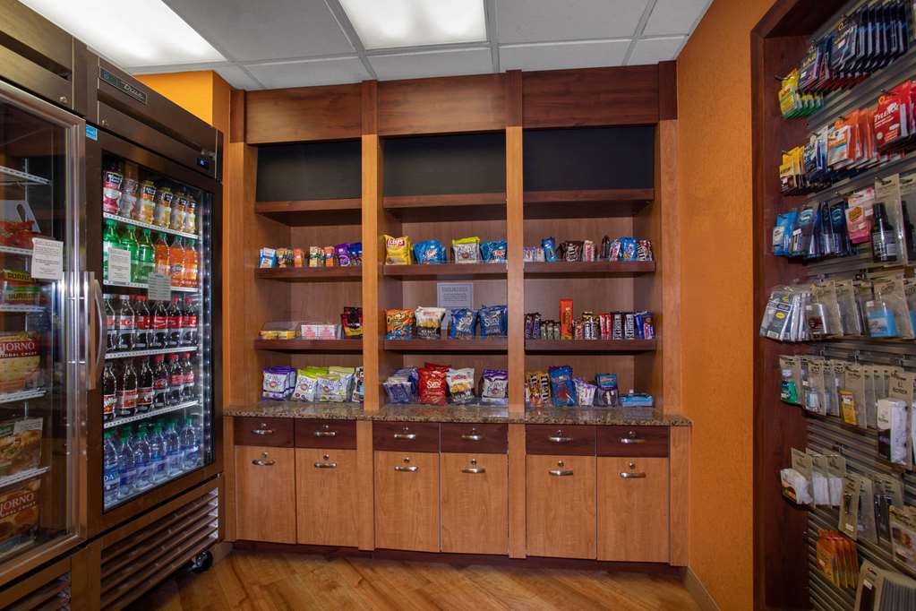 La Quinta Inn & Suites by Wyndham Denver Southwest Lakewood - photo 31