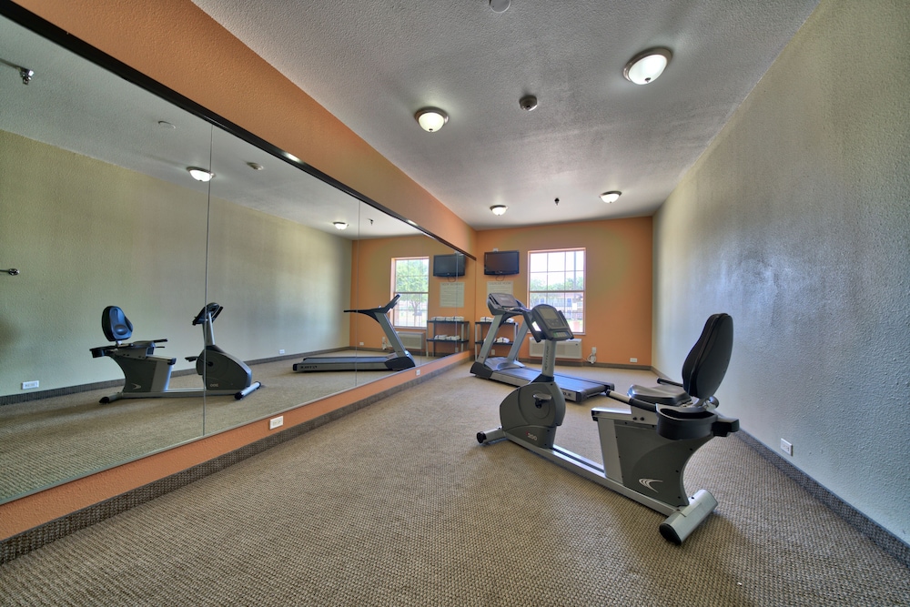 Comfort Inn & Suites - photo 13