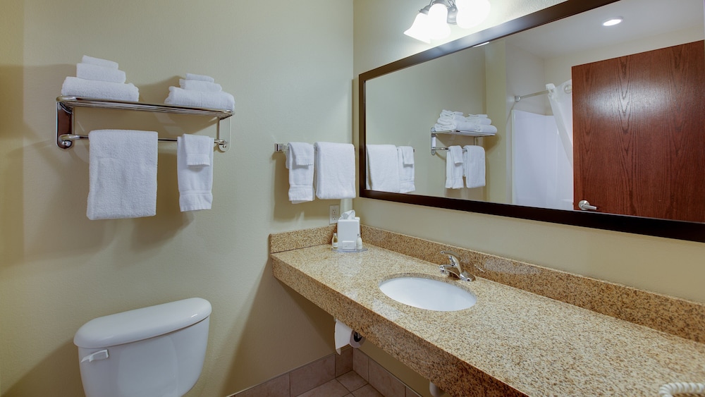 Cobblestone Inn & Suites Clintonville - photo 39