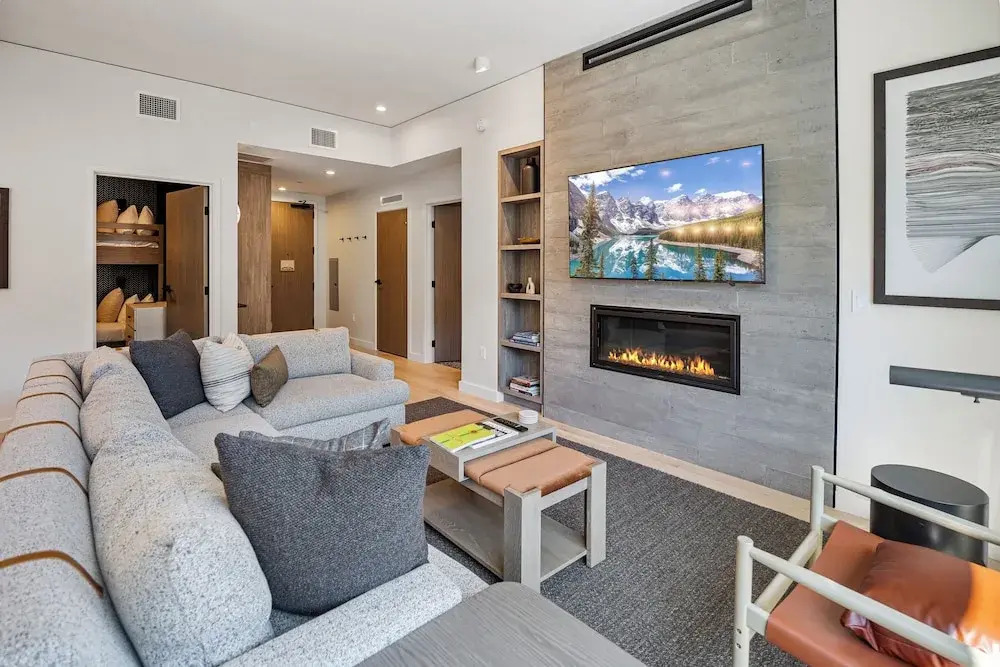 Ski in out exclusive 3BR high end luxury at Park City Mountain restaurants spa bar rooftop pool - photo 32