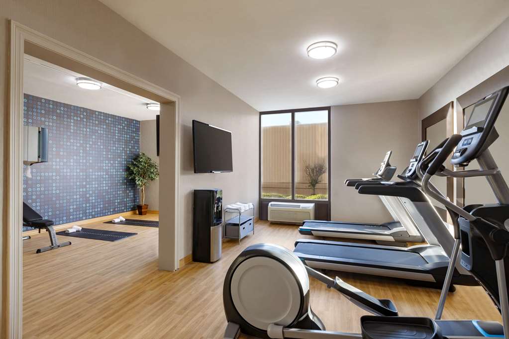 La Quinta Inn & Suites by Wyndham Dothan - photo 19