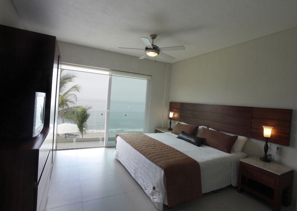 Condominio Marlica — 4-Star Luxury Hotel in Manzanillo, Mexico