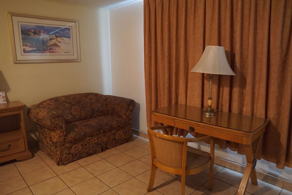 La Hacienda Hotel - photo 10