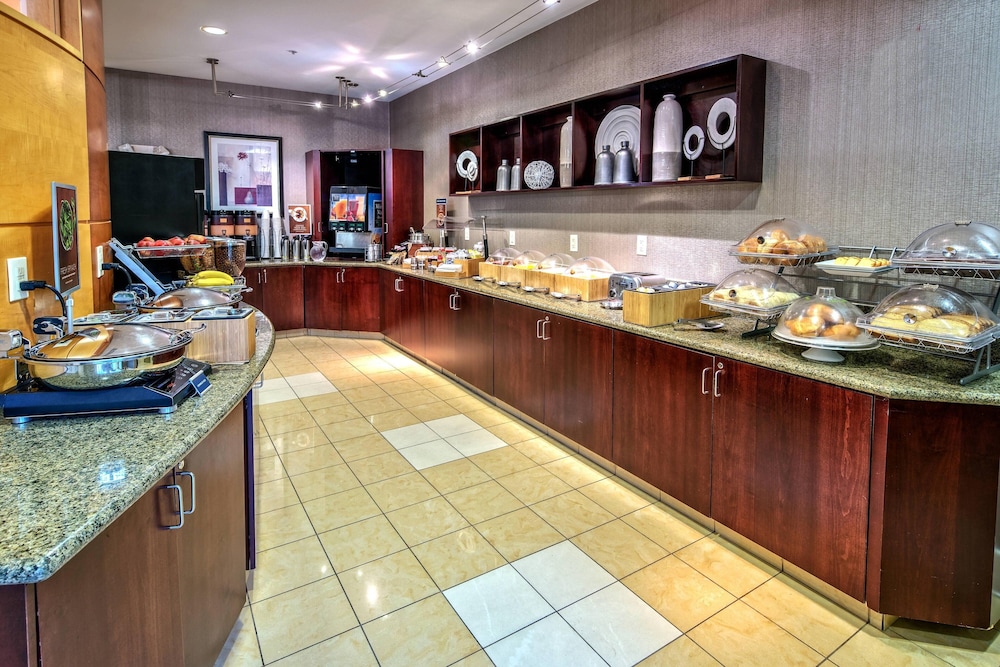 Springhill Suites by Marriott New Bern - photo 23