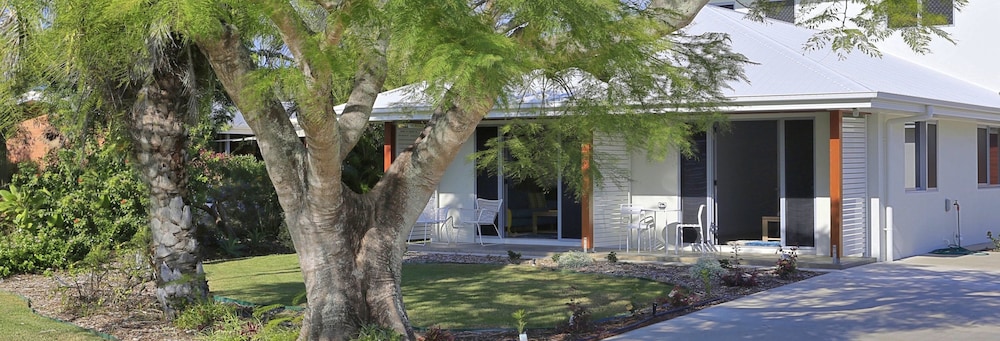 12Th Tee Bnb — 4-Star Luxury Hotel in Bargara, Australia