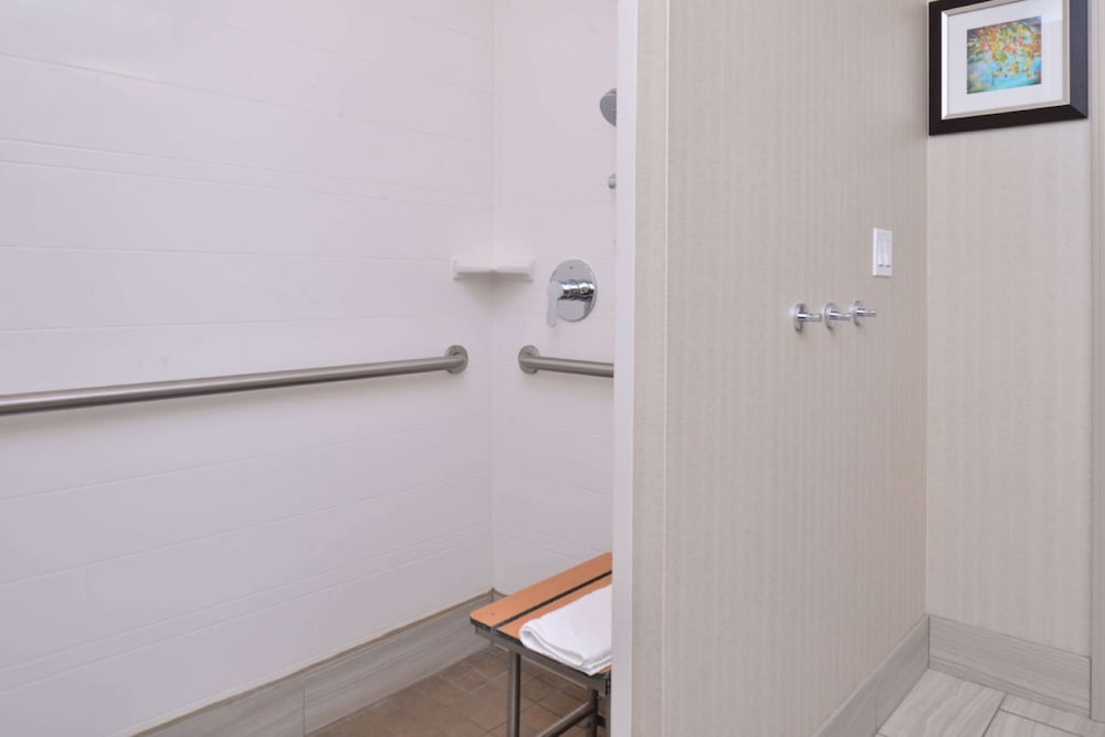 Hampton Inn & Suites Bend - photo 31