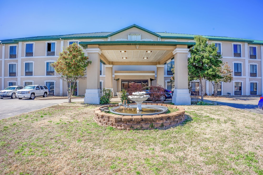 Ark Suites By Oyo Jonesboro I 555 - photo 77