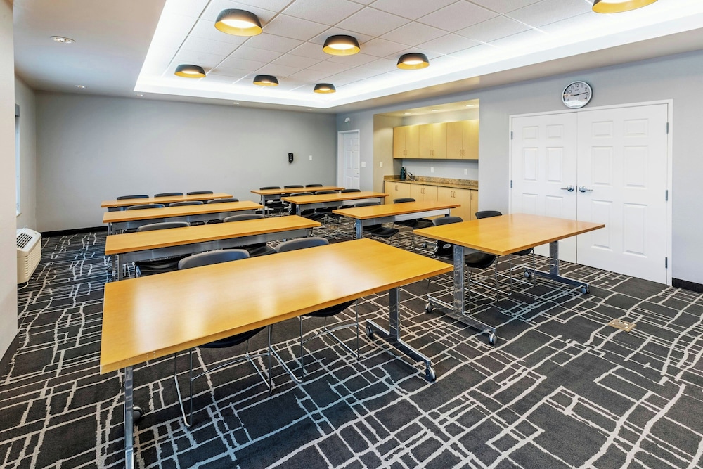 Towneplace Suites by Marriott Broken Arrow - photo 65