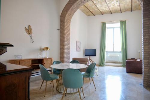 Fororomano Luxury — 4-Star Luxury Hotel in Rome, Italy