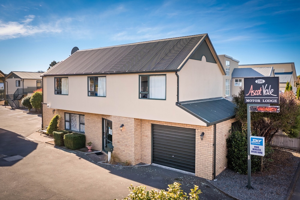 Ascot Vale Motor Lodge — 4-Star Luxury Hotel in Christchurch, New Zealand