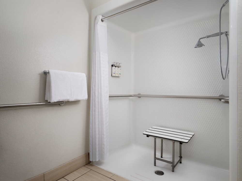 Holiday Inn Express & Suites New Orleans Airport South by IHG - photo 21