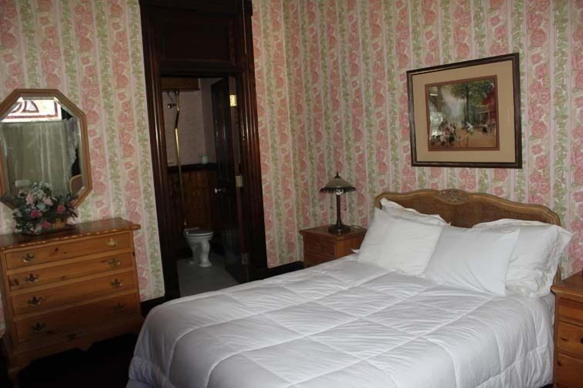 Irwin Street Inn - photo 19