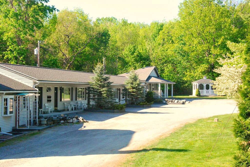 Harwood Hill Motel - photo 31