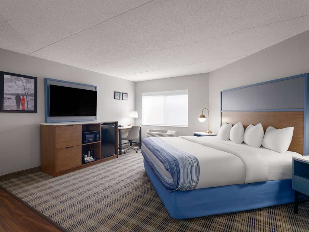 AmericInn by Wyndham Shakopee Near Canterbury Park - photo 12