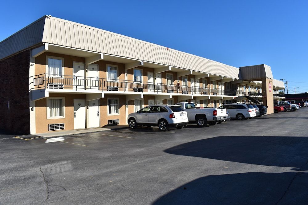 Inn Of Lenoir Motor Lodge - photo 2