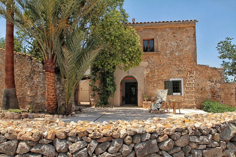 Bou Ros Finca Son Orellet — 4-Star Luxury Hotel in Porreres, Spain