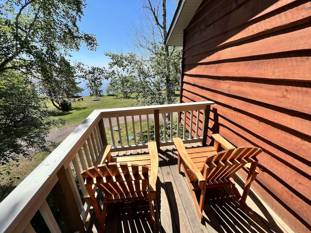 Thomsonite Beach Inn - photo 33