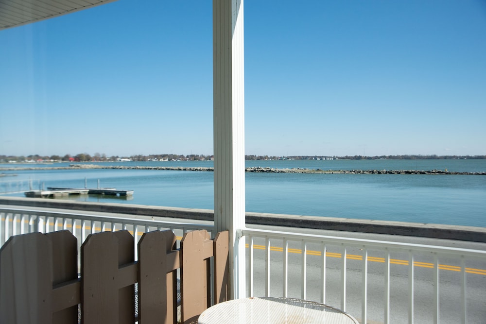 West Bank Inn - photo 10