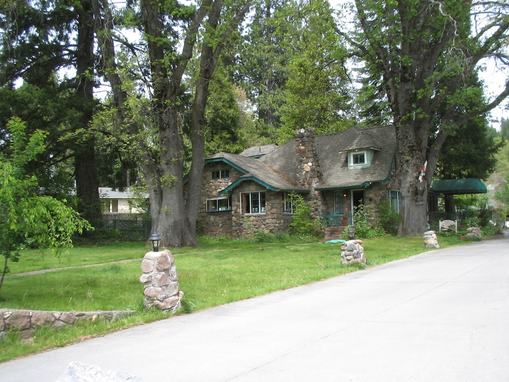 Strawberry Valley Inn - photo 13