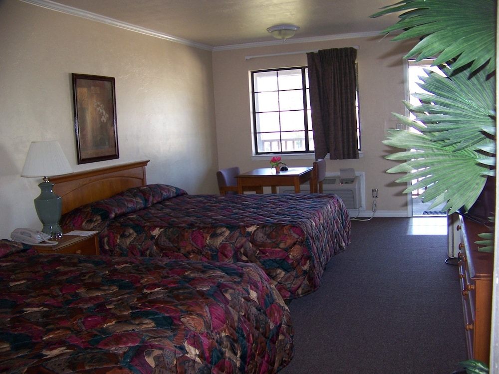 Emerald Sands Inn - photo 7