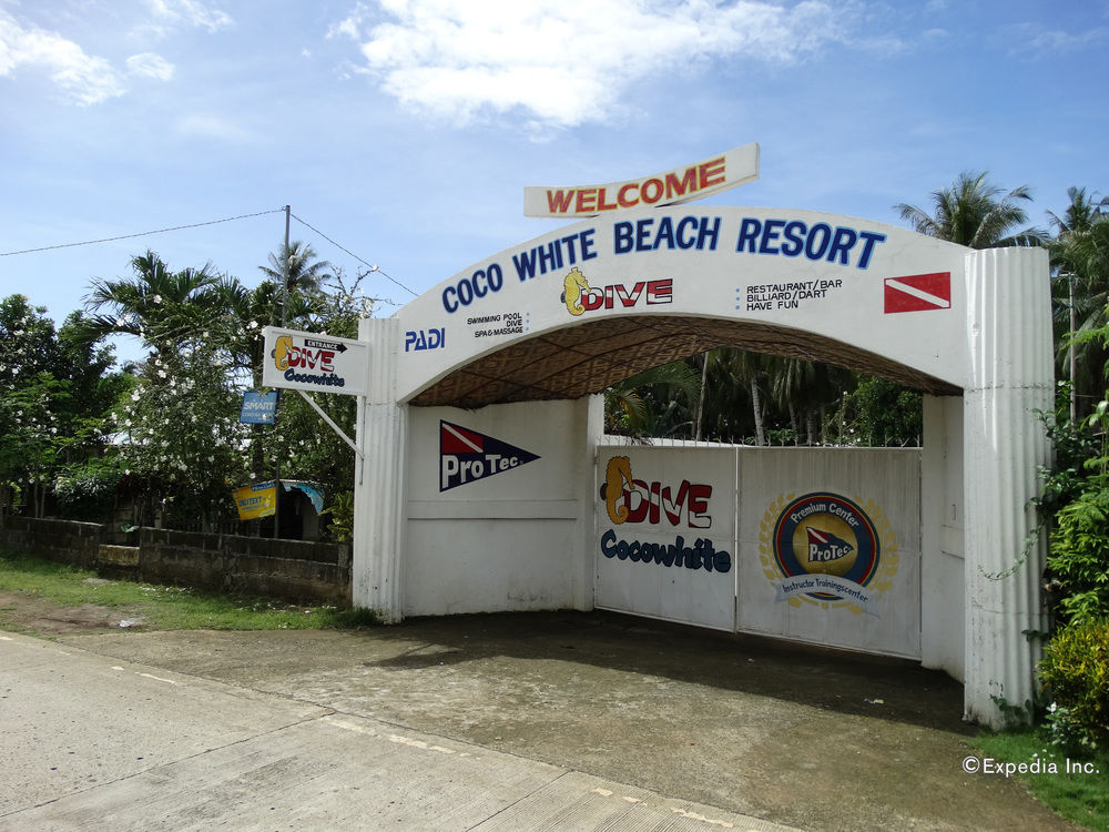 Coco White Beach Resort - carbon neutral hotel in Guindulman