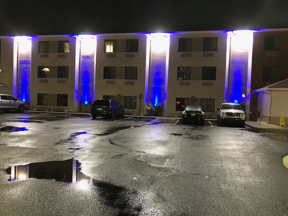 Days Inn by Wyndham McDonough - photo 66