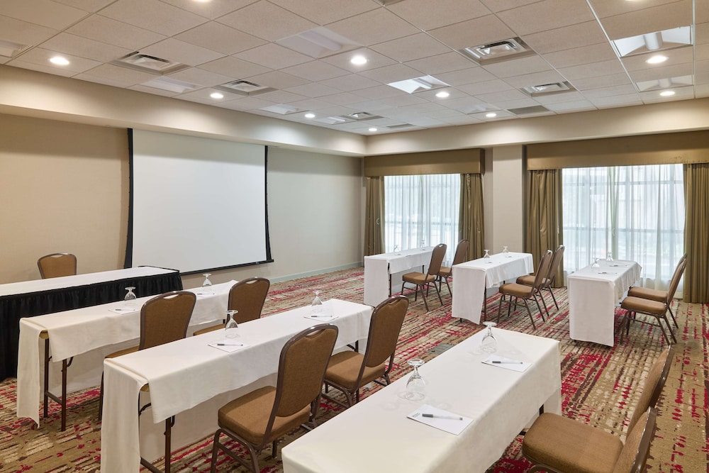 Hilton Garden Inn Bloomington - photo 50