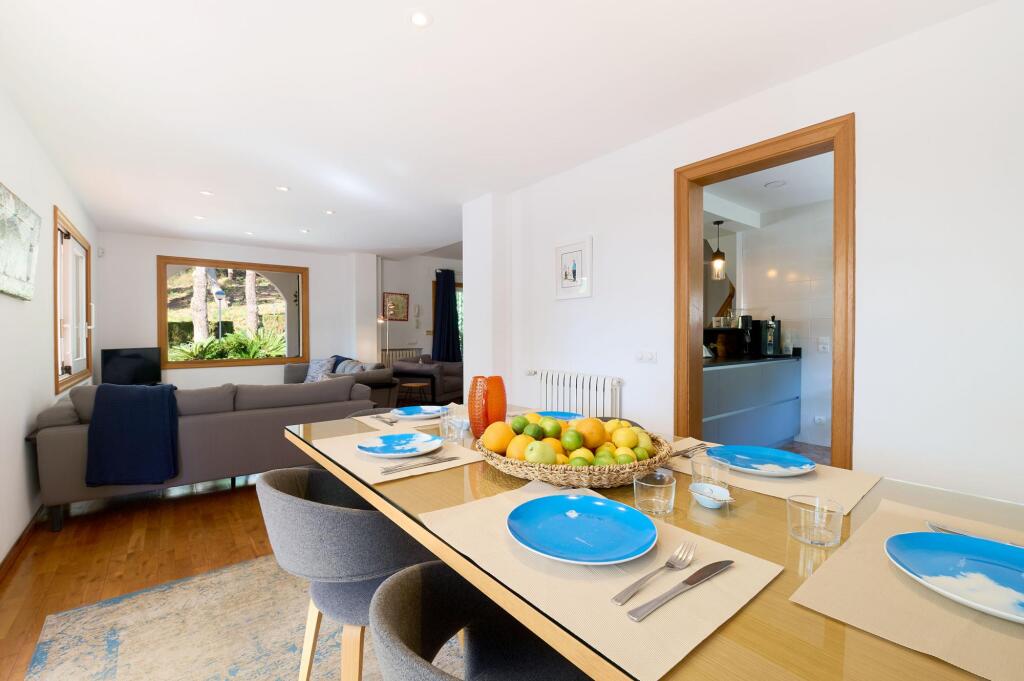 Cloe in Llafranc with 4 Bedrooms And 2 Bathrooms in Palafrugell, Spain