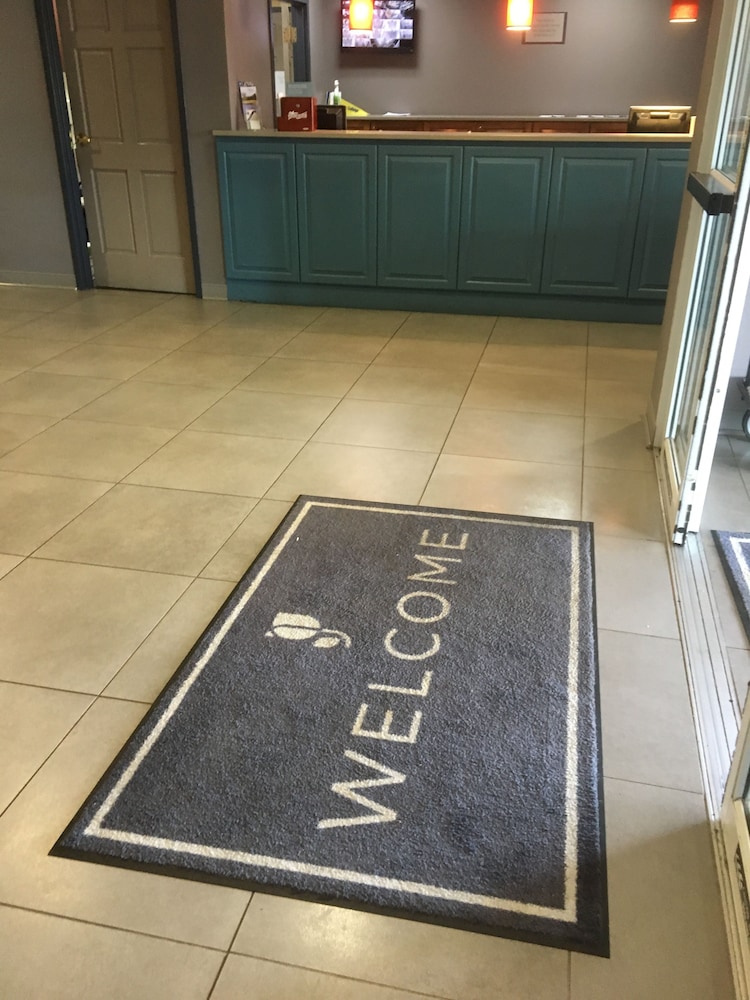 Country Inn & Suites by Radisson Sumter SC - featured photo