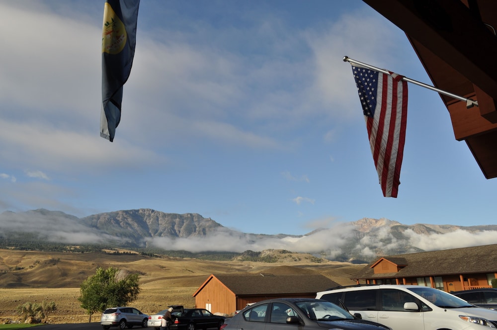 Yellowstone Village Inn and Suites - photo 17