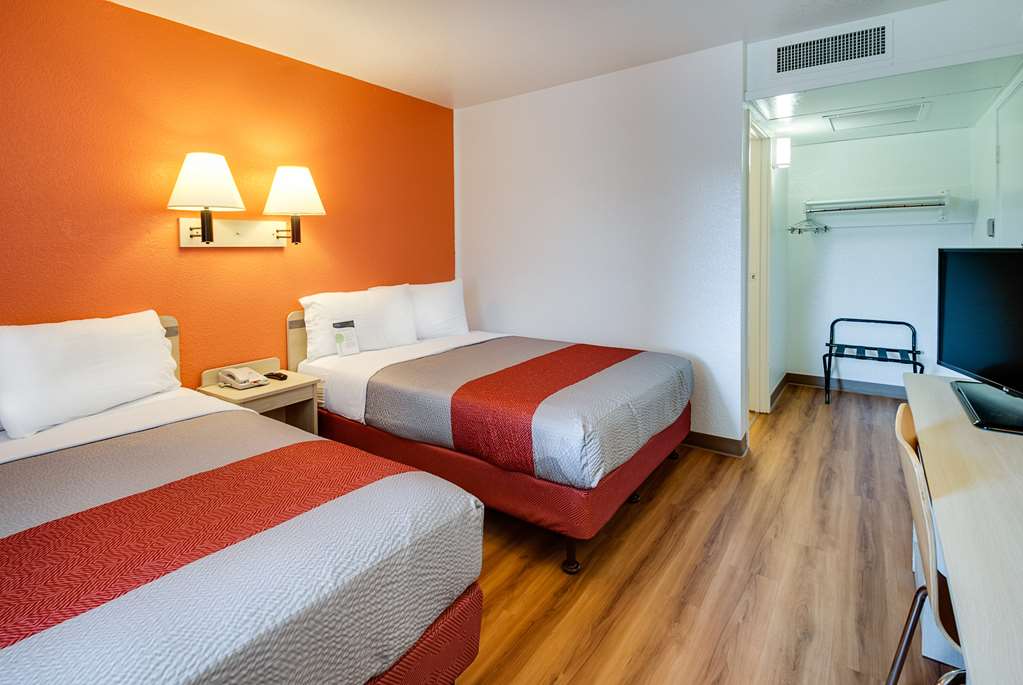 Motel 6 Lenexa KS Kansas City Southwest - photo 8