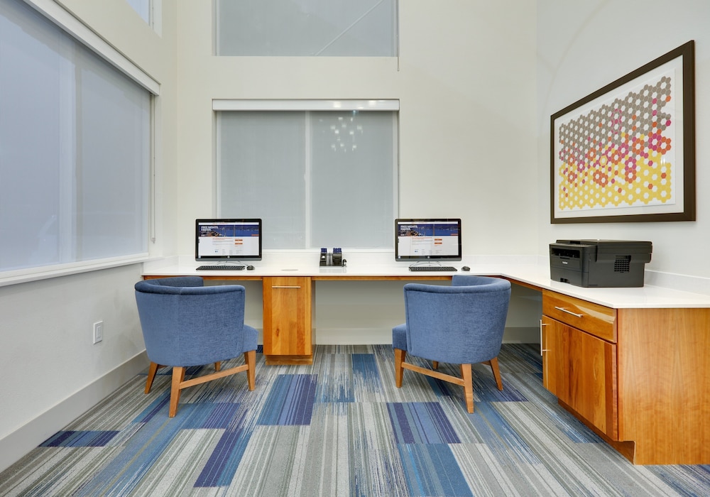 Holiday Inn Express Hotel & Suites Scottsbluff Gering by IHG - photo 19