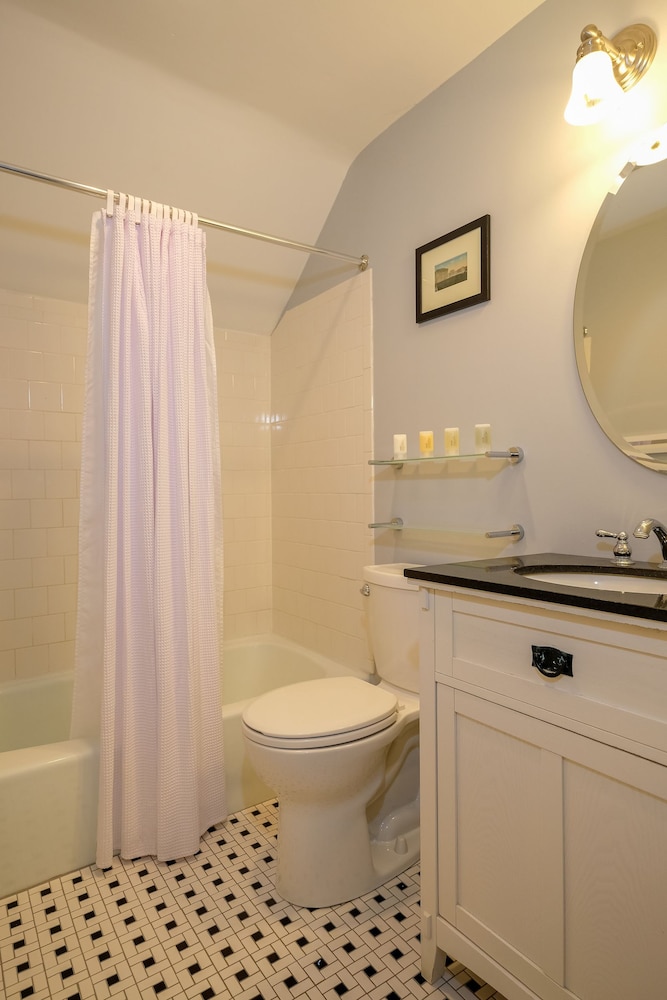 Jailhouse Inn - photo 27