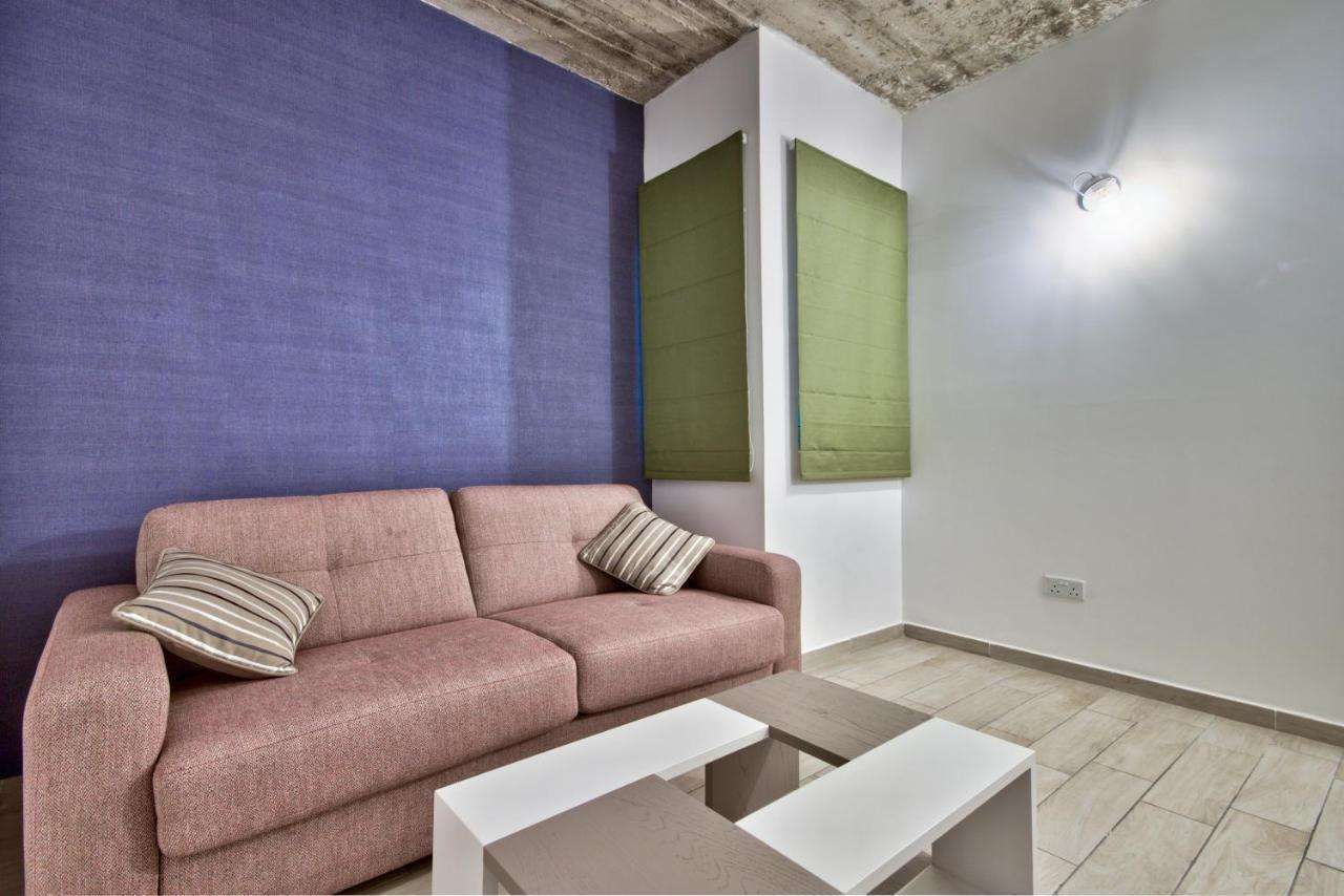 Cozy Rooms Hotel in Sliema, Malta