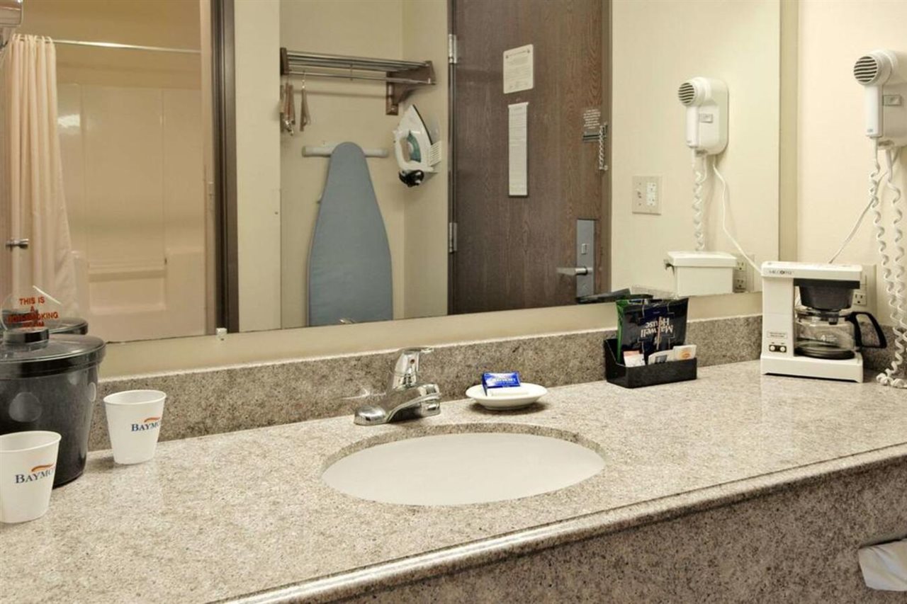 Baymont by Wyndham Battle Creek I 94 - photo 10