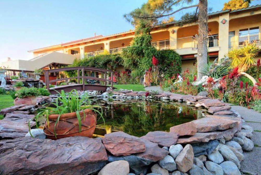 The Inn At Paradise - photo 2