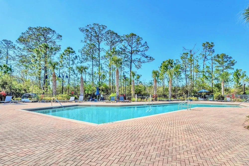 Stunning 3BR Near Disney Pool and Hot Tub - photo 11