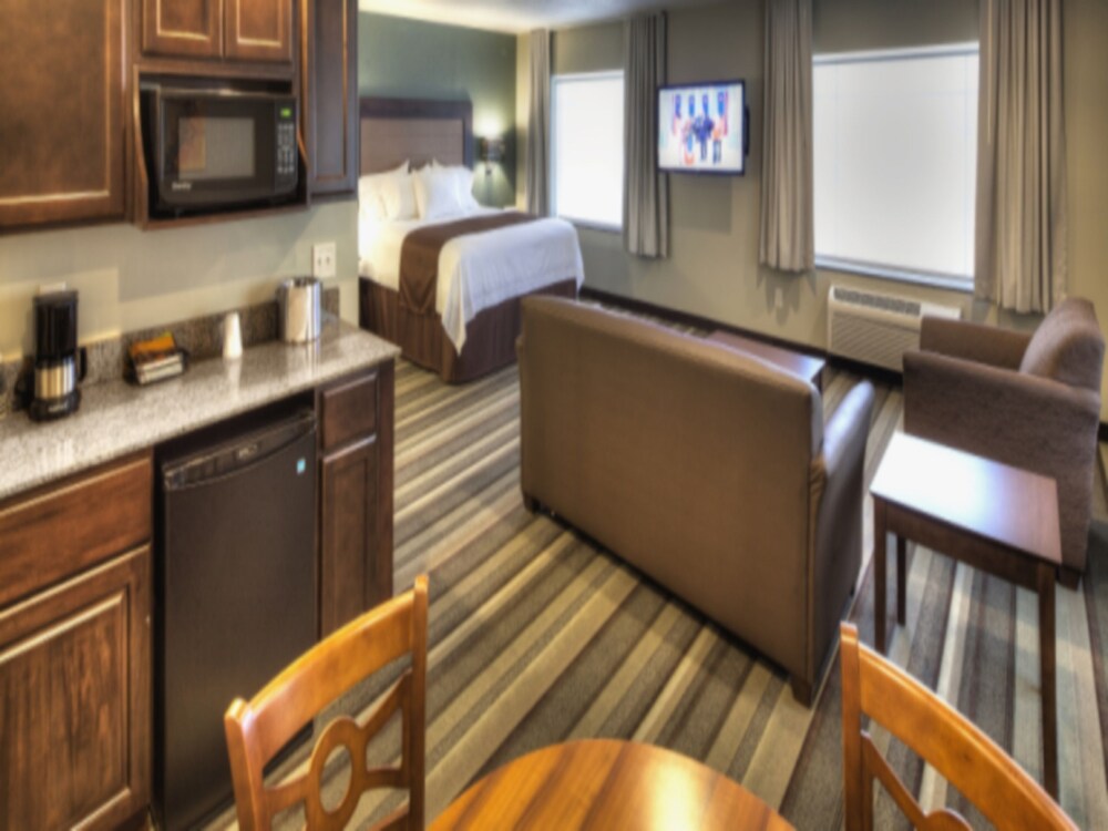 East Avenue Inn & Suites - photo 15
