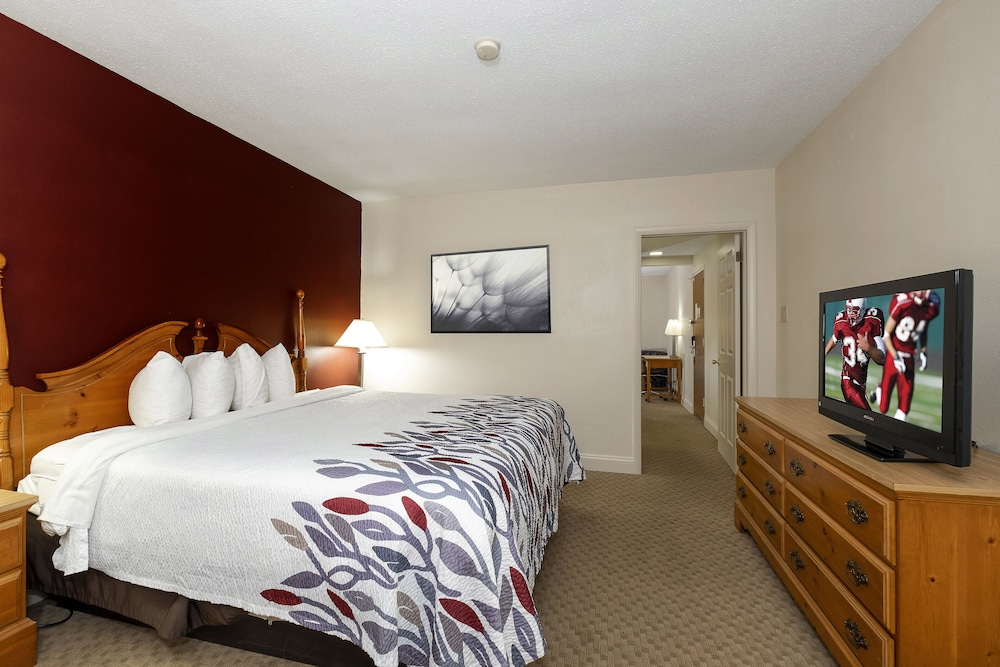 Red Roof Inn & Suites Hazleton - photo 24