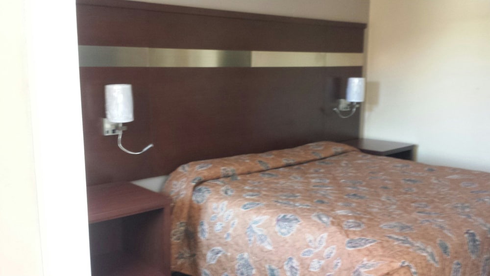 Taylor village inn and suites - photo 5