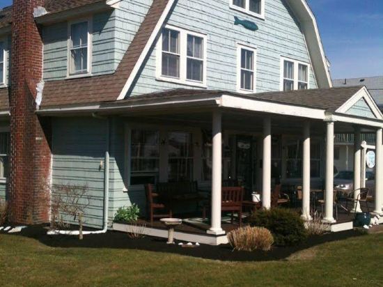 The Inn At Lewis Bay — West Yarmouth