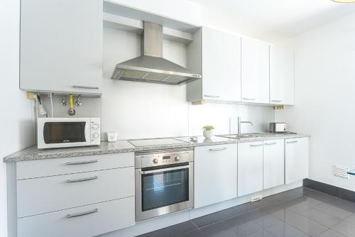 Apartamento T3 Foz Sul — 4-Star Luxury Hotel in Nazare, Portugal