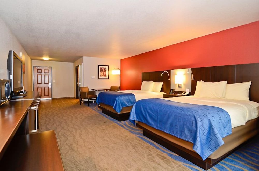 Astoria Hotel and Event Center - photo 15