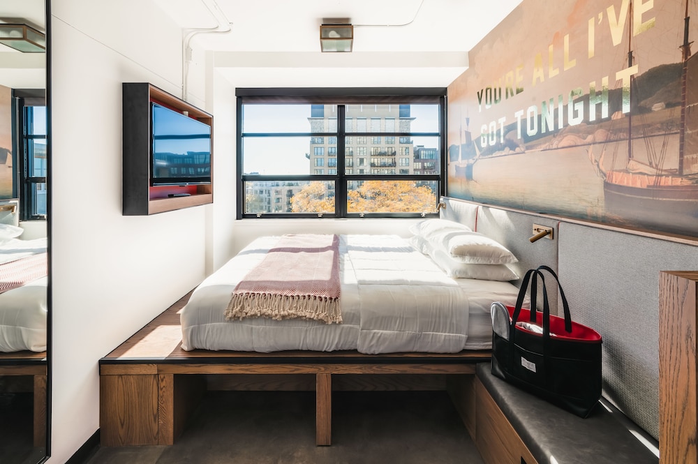 The Revolution Hotel - photo 16