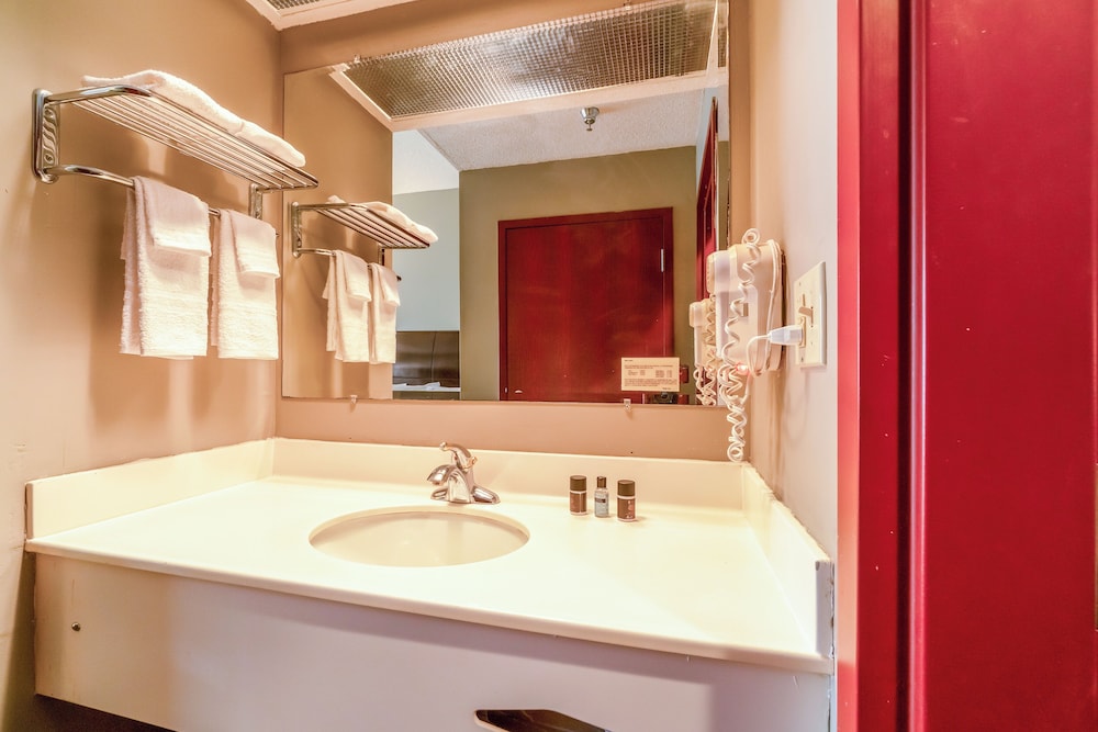 Ark Suites By Oyo Jonesboro I 555 - photo 51