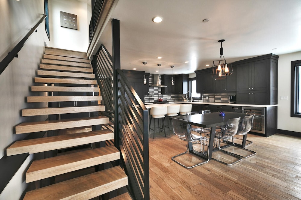 Pinetree by Avantstay Modern Park City Getaway w Patio & Balcony - photo 22