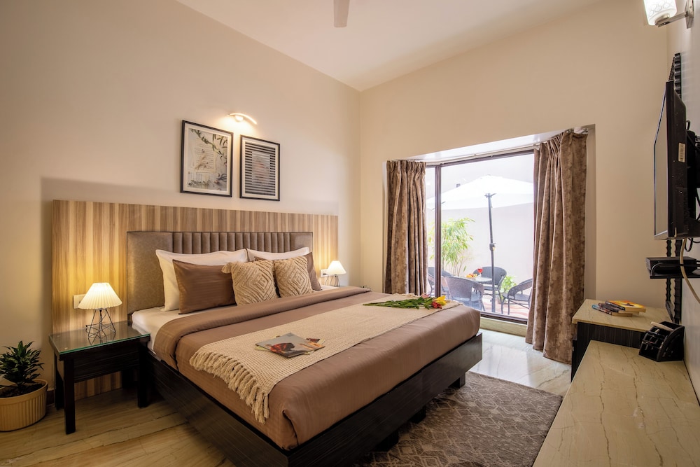 BedChambers Serviced Apartments Sector40 — 4-Star Luxury Hotel in Gurgaon, India